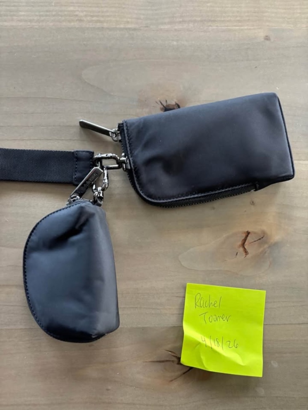 Lulu Lemon dual pouch wristlet - Picture 4 of 7